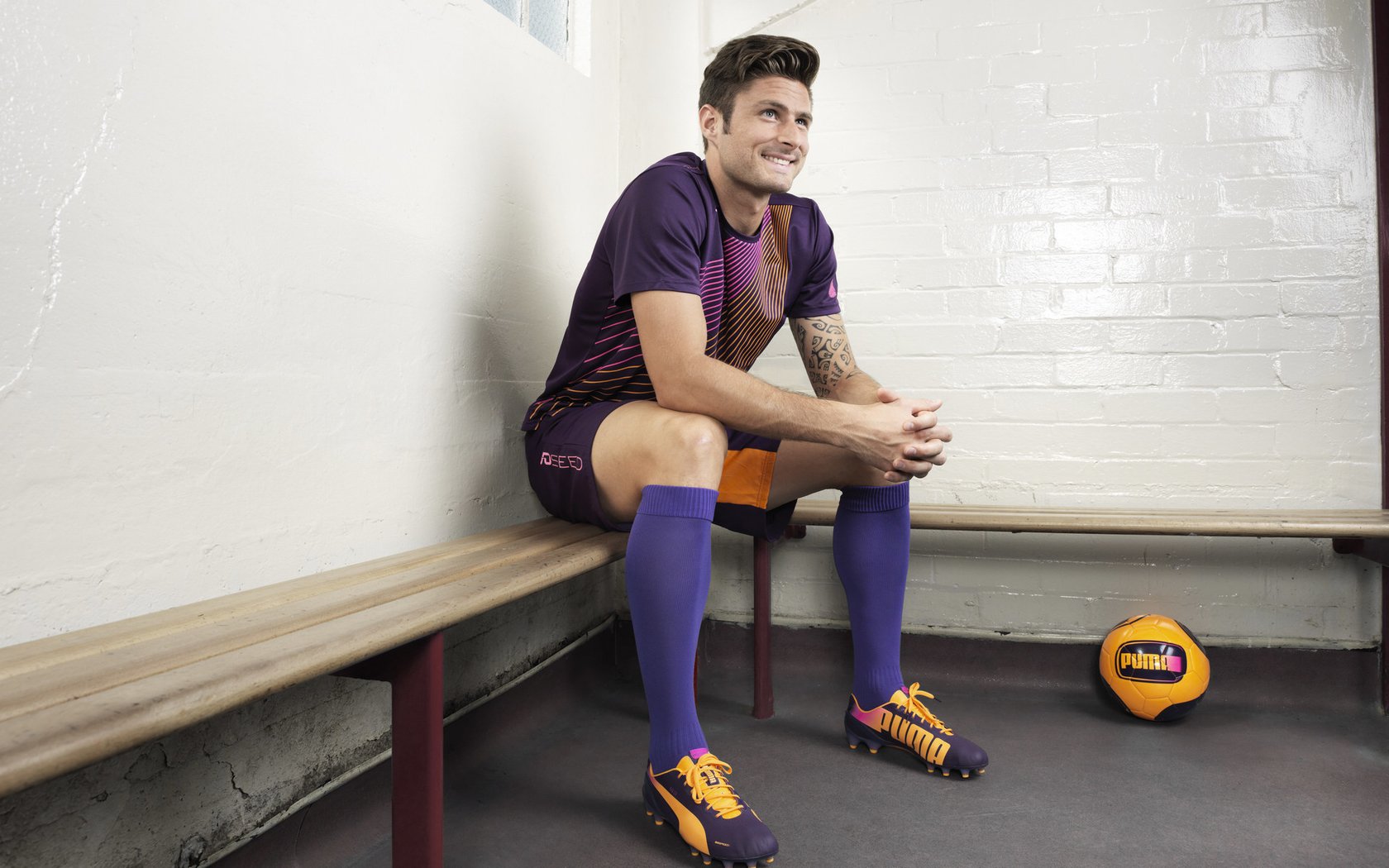 国羽新星闪耀全英赛，陈清晨/贾一凡力克强敌卫冕女双冠军