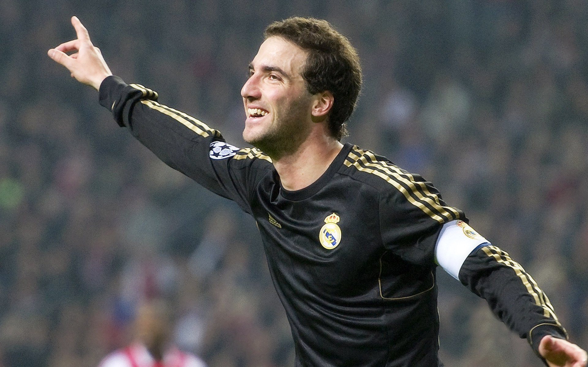 自由式滑雪新星闪耀国际赛场，中国队再创佳绩